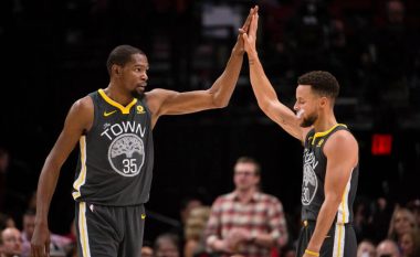 Curry shpërthen në fitoren e Warriors, Cavaliers befasohen nga Wizards (Video)