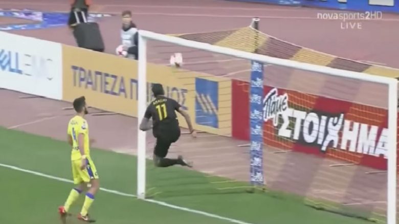 Araujo i AEK-ut në mënyrë të pabesueshme huqë në portën e zbrazur teksa topi po kalonte vijën fatale (Video)