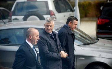 Thaçi, Haradinaj e Veseli shkelin Protokollin e Shtetit