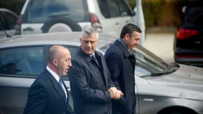 Thaçi, Haradinaj e Veseli shkelin Protokollin e Shtetit