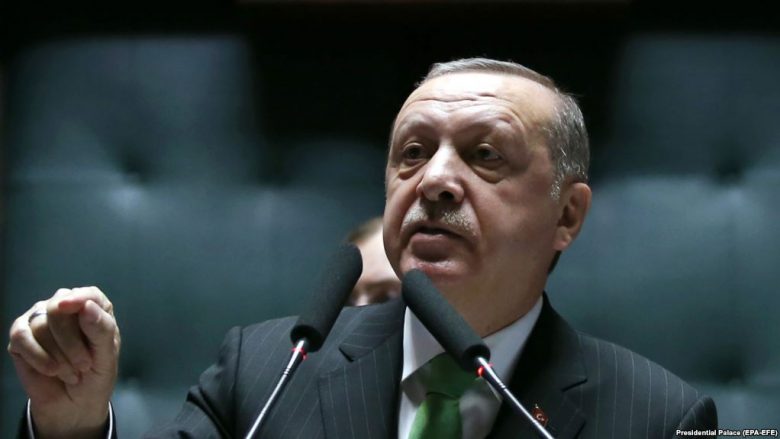 Erdogan: Një helikopter turk është rrëzuar nga kurdët