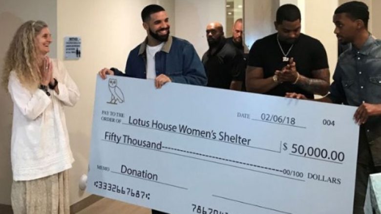 Drake dhuron 50 mijë dollarë për bamirësi, u del në ndihmë grave dhe fëmijëve në nevojë (Foto)