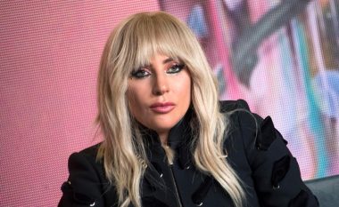 Lady Gaga sëmuret rëndë, anulon dhjetë koncerte