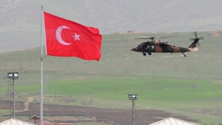 Dy ushtarë turq humbën jetën nga rrëzimi i helikopterit në Siri