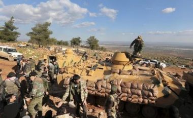 Kurdët bashkohen me ushtrinë siriane për t’u mbrojtur nga Turqia