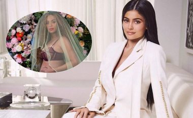 Imazhi i Kylie Jennerit me foshnjën e sapolindur ka marr mbi 15.4 milionë "Like" në Instagram (Foto)