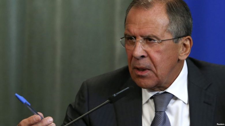 Ministri i jashtëm rus thotë se SHBA-ja është “drejtpërdrejt në luftë” me Moskën