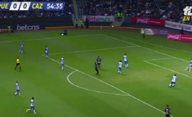Gol i pabesueshëm prej një distance të largët nga Martin Rodriguez për Cruz Azulin në Kupën e Meksikës