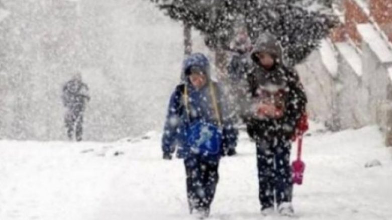 Një shkollë në Prizren nuk po e respekton vendimin e MASHT-it për pushim gjatë ditëve në vijim