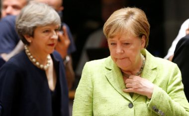 Kryeministrja britanike takon sot kancelaren Merkel