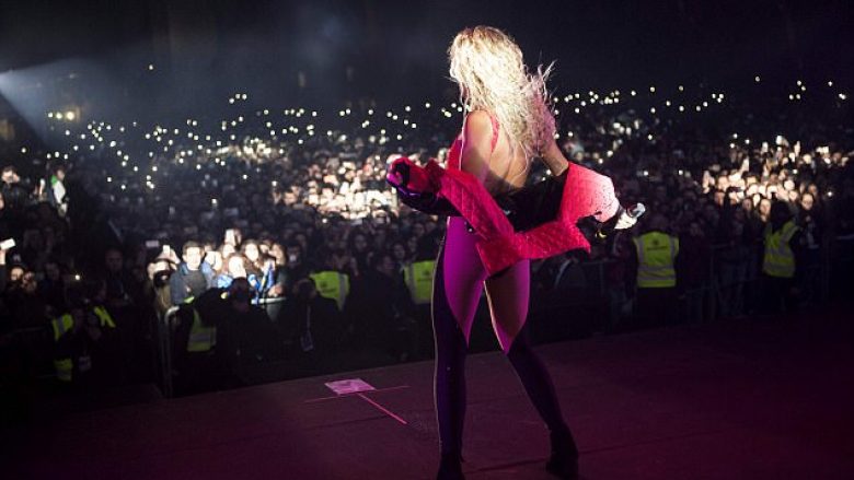 Rita Ora: Më thanë se ishin 300 mijë vetë në koncert, faleminderit Kosovë