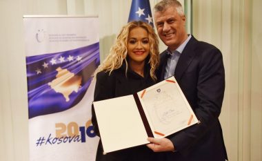 Hashim Thaçi dekoroi Rita Orën me Medaljen Presidenciale