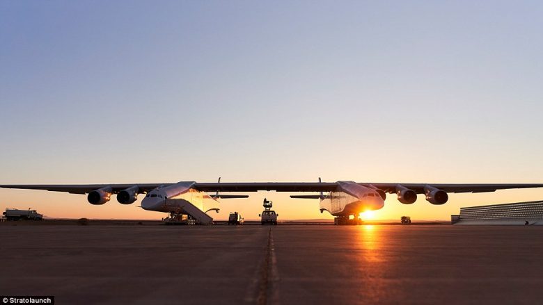 Tanimë ka kaluar një test të rëndësishëm – aeroplani më i madh në botë, një hap më afër fluturimit të parë (Video)