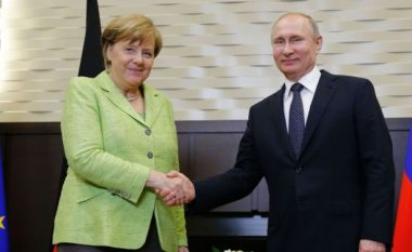 ​Merkel uron presidentin Putin për fitoren, i kërkon dialog