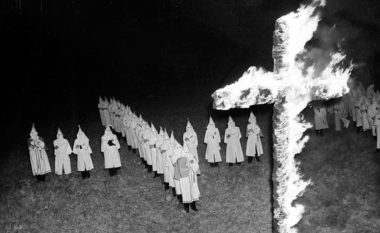 Ku Klux Klan, historia e krimeve që përgjaku Amerikën