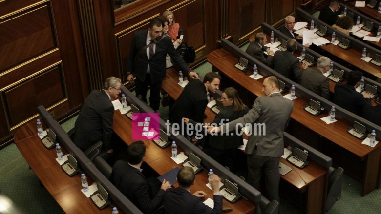Grupi i ri parlamentar me ulëse të reja në Kuvend, pas deputetëve të Vetëvendosje (Foto)
