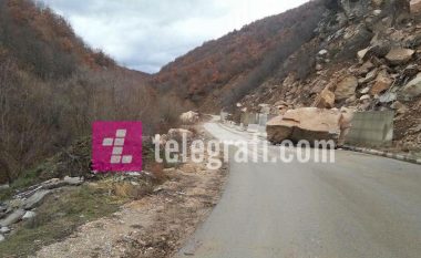 Rruga e fshatit Tërstene të Kamenicës, e cila ka mbetur “në mëshirë” të kohës (Foto/Video)