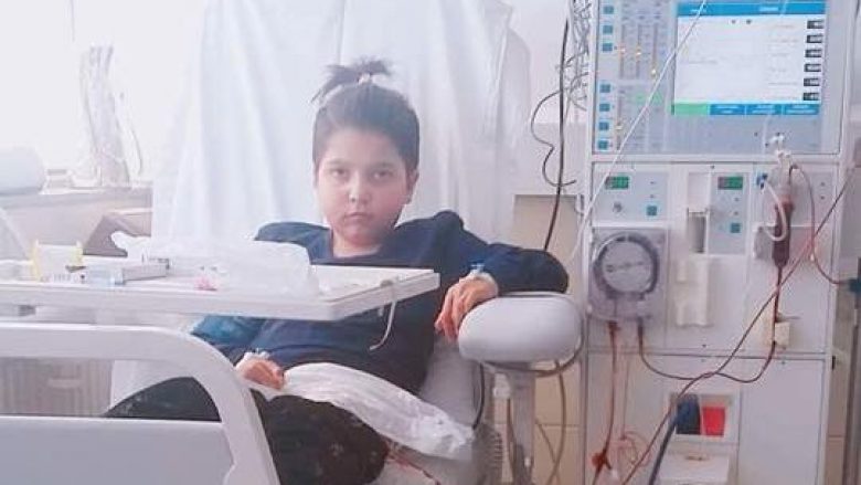 13 vjeçari nga Istogu ka nevojë për transplantim të veshkës, familja kërkon ndihmë