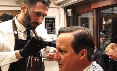 Berberi kosovar qeth ish-kryeministrin e Britanisë, David Cameron (Foto)