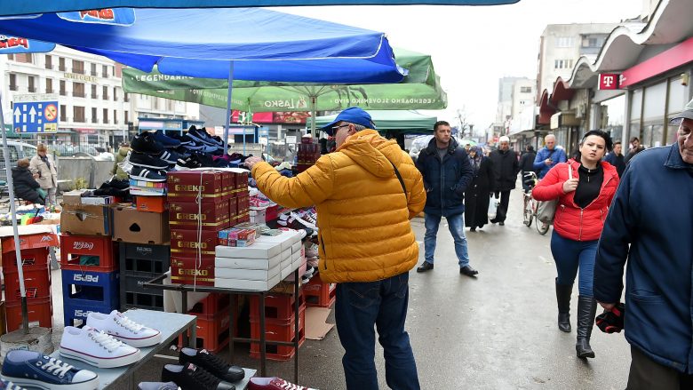 Bashkia e Shkupit do të largojë tezgat ilegale në Bit Pazar