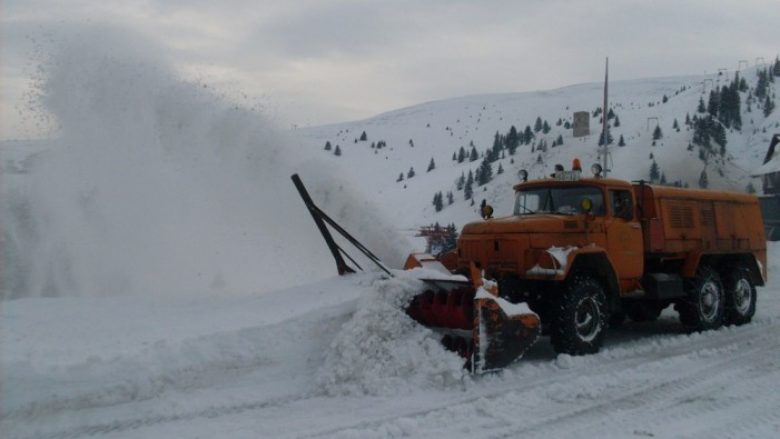 Ndalohet lëvizja e makinave të rënda në rrugën Gostivar-Mavrovë