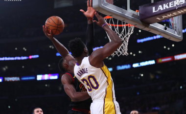 Lakers rikthehen te fitorja, mposhtin lehtësisht Clevelandin