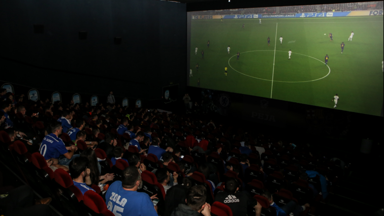 Atmosferë stadiumi në ndeshjen Barcelona – Chelsea, mundësuar nga Kujtesa