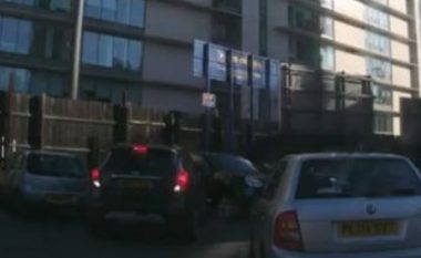 Shoferes iu deshën 6 minuta për ta parkuar veturën – pastaj 16 minuta të tjerë për tu larguar (Video)