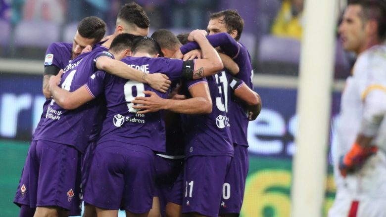 Futbollistët e Fiorentinës ia dedikojnë fitoren Astorit, pas ndeshjes të gjithë shtrihen në fushë dhe qajnë (Foto)