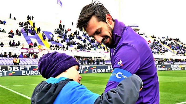 Gjest i madh nga Fiorentina: Skuadra italiane shpreh gatishmëri që pagat e mbetura të Astorit t’i dhuroj për gruan dhe vajzën e tij