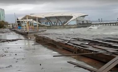 Kaos dhe situatë e rëndë në Durrës (Video)