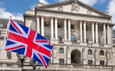 Banka e Anglisë: Punësimi ngadalëson rritjen ekonomike