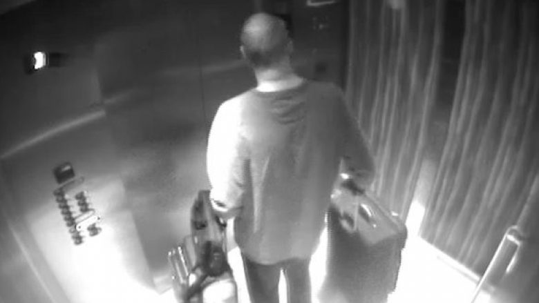 Masakra në Las Vegas, pas gjashtë muajsh publikohen pamjet kur sulmuesi kishte sjellë 21 çanta të mbushura me armë në hotel (Foto/Video)