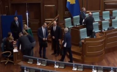 Për deputetët e Listës Serbe nuk vlen ligji as rregullorja (Video)