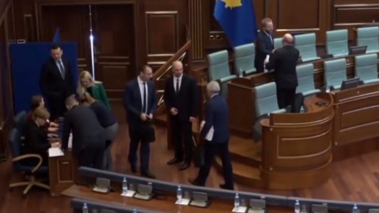 Për deputetët e Listës Serbe nuk vlen ligji as rregullorja (Video)