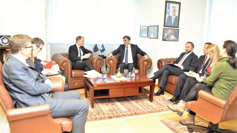 Yagcilar u takua me shefin e Njësisë për Kosovë në Komisionin Evropian, David Cullen