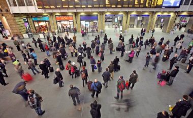 Ndodh në Britani: Shkolla nga Newcastle harroi nxënësin në një stacion treni në Londër