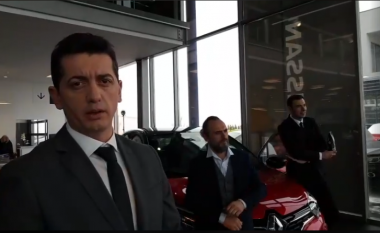 Stupcat te vendi ku veturat flasin shqip, shfaqen pranë Renault Captur te Auto Mita (Video)