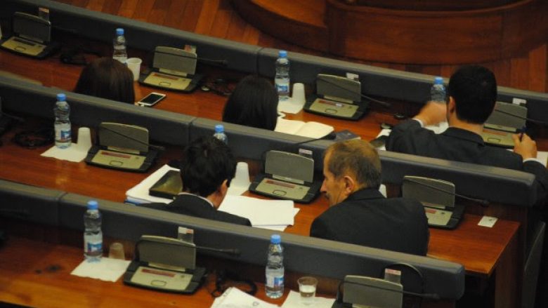 Deputetët e VV-së iniciojnë dy projektligje në Kuvend