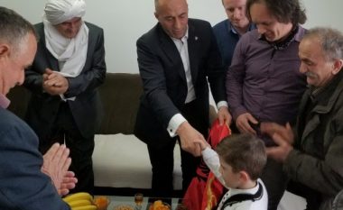 Kryeministri Haradinaj vizitoi familjen e dëshmorit Selman Lajçi