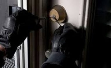 Arrestohen katër persona të dyshuar për vjedhje të rëndë në Vushtrri
