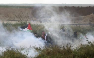 Përleshje në kufirin e Izraelit dhe Rripit të Gazës: Të paktën 5 të vdekur dhe qindra të plagosur gjatë protestës palestineze (Video)