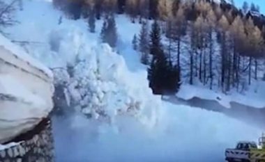 Orteku i borës bllokon tunelin, punëtorët e mirëmbajtjes për pak sa nuk e pësojnë (Video)