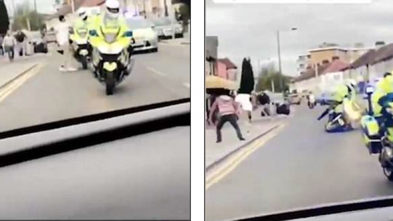 Qytetari i vërsulet eskortës së policisë angleze, e godet grusht policin në motoçikletë (Video)