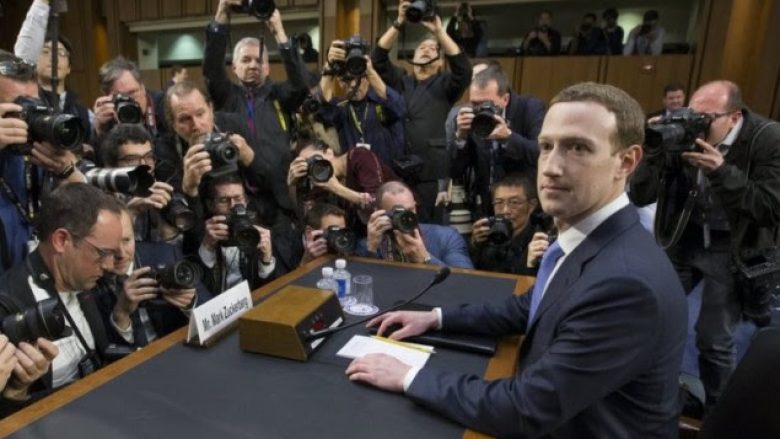 Zuckerberg: Facebooku është në garë me Rusinë