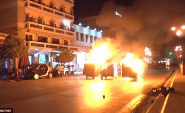 Dhunë në Greqi, nga ekstremistët e djathtë kërkohet “djegia e gjallë” dhe “hedhja në det” e refugjatëve (Video)