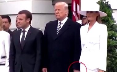 Trump filmohet duke tentuar sërish t’ia kapë dorën Melanias, ajo kësaj here lëshon pe (Video)