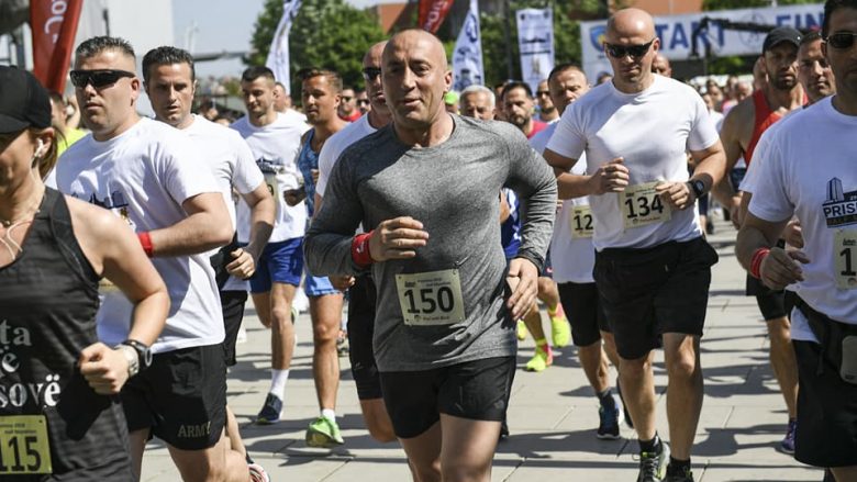 Kryeministri e përfundon me sukses gjysmë maratonën