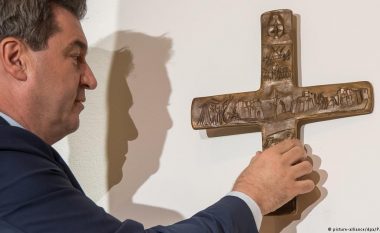 Bavaria urdhëron vendosjen e kryqit në ndërtesat qeveritare