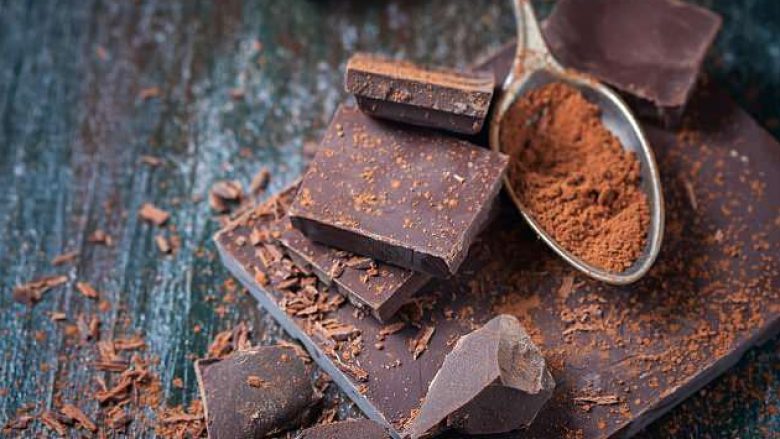 Aq më e zezë çokollata, aq më mirë për shëndetin tuaj: Ato me mbi 70% kakao bëjnë mrekulli për mendjen, zemrën dhe imunitetin